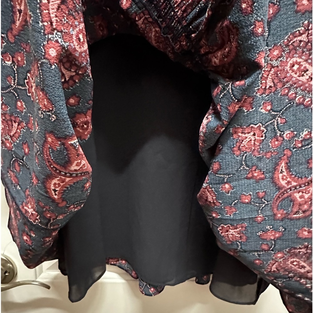 La Vie Rebecca Taylor Madeline Midnight
Navy Floral Dress size medium - Picture 6 of 7